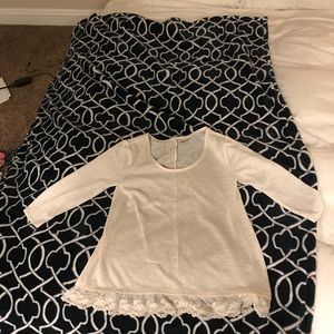 3/4 sleeve top, lace detailing